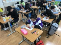 학교소식 > 유치원/초등학교 > 삼성초, 4학년 평화교실 프로그램 에코백 만들기 체험학습 운영 | 제주교육소식