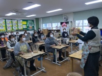 학교소식 > 유치원/초등학교 > 하귀일초, 감성 소품‘라탄 무드등 만들기’학부모 연수 실시 | 제주교육소식
