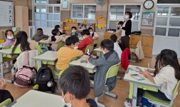 학교소식 > 유치원/초등학교 > 동남초, 내 마음을 알아보아요! 미술치료수업 실시 | 제주교육소식