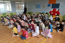 학교소식 > 유치원/초등학교 > 신광초병설유치원, 찾아오는 성폭력예방인형극 관람 | 제주교육소식