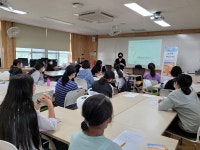학교소식 > 중학교 > 제주동여중, 황영미 작가초청강연회 작가와의 만남 실시 | 제주교육소식