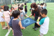 학교소식 > 유치원/초등학교 > 신광초병설유치원, 찾아오는 손수건 쪽물 염색 체험 실시 | 제주교육소식
