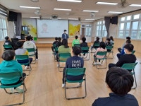 학교소식 > 유치원/초등학교 > 구좌중앙초, 명예교사 초청 4·3평화·인권교육 실시 | 제주교육소식
