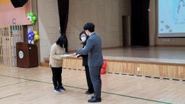 학교소식 > 유치원/초등학교 > 세상을 향한 힘찬 발걸음! 제40회 서귀서초등학교 졸업식 실시 | 제주교육소식