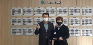 학교소식 > 유치원/초등학교 > 삼성여고 김미자, 문영옥 동문 장학금 기탁 | 제주교육소식