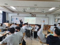 학교소식 > 유치원/초등학교 > 서귀포중, ‘자유학기 꿈·끼 찾는 진로 캠프’운영 - 우연히 주인공이 되는 선택 | 제주교육소식