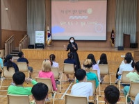 학교소식 > 유치원/초등학교 > 안덕초, 꿈･끼탐색주간 및 안덕어린이 축제 두 번째 이야기- 작사가와 함께하는 진로이야기, 제주전통놀이체험... 