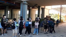 학교소식 > 유치원/초등학교 > 도련초, 사랑이 있는 행복한 등굣길 ‘하이파이브 데이’실시 | 제주교육소식