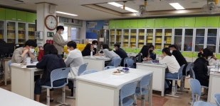 학교소식 > 전체 > 남원초, 교육과정 재구성으로 수업과 평가 설계하기 교원 연수 실시 | 제주교육소식