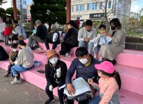 학교소식 > 유치원/초등학교 > 신촌초, 교육 3주체가 함께 지구를 지키는 신촌교육가족 환경프로젝트 <쏴악! 플로깅> 실시 | 제주교육소식