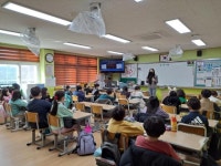 학교소식 > 유치원/초등학교 > 대흘초, 3학년 찾아가는 4.3 어린이 체험관 프로그램을 통한 팝업 카드 만들기 | 제주교육소식
