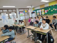 학교소식 > 유치원/초등학교 > [동복분교장] 2023년 제주시 찾아가는 어린이.청소년 안전교육(교통안전) 실시 | 제주교육소식