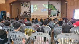 학교소식 > 유치원/초등학교 > 남원초, 남원초(영화 같은 학교) 영화감독과의 만남 실시 | 제주교육소식
