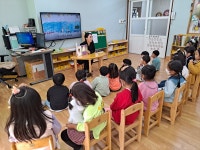 학교소식 > 유치원/초등학교 > 효돈초등학교병설유치원, 책읽어주는 부모님 활동 운영 | 제주교육소식