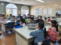 학교소식 > 유치원/초등학교 > 신촌초, 3학년 다정다감 체험 프로그램(천연 염색하기) 운영 | 제주교육소식