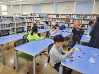 학교소식 > 전체 > 신례초, ‘지역사회개방형 도서관으로 놀러오세요~’ -지역사회개방형 도서관 학생 대상 독서프로그램 및 학부모 평생강좌... 