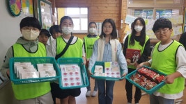학교소식 > 유치원/초등학교 > 함덕초, 어버이날 기념 ‘감사 편지 쓰기 및 선물 증정’행사 운영 | 제주교육소식