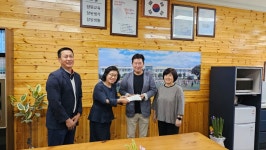학교소식 > 유치원/초등학교 > 신촌초, 총동창회 학교발전기금 기탁 | 제주교육소식