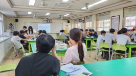 학교소식 > 전체 > 서귀포중, ‘교육 3주체가 함께하는 학교공개일’ 운영 - 수업 참관, 학부모 연수, 담임교사와의 상담 및 상담주간 운영... 