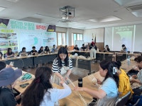 학교소식 > 유치원/초등학교 > 함덕초, 학부모 교실(‘라탄공예로 무드 조명등 만들기’) 프로그램 운영 | 제주교육소식