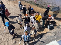 학교소식 > 유치원/초등학교 > 오라초 6학년, 이호해수욕장 플로깅 봉사활동 전개 | 제주교육소식