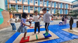 학교소식 > 유치원/초등학교 > 신제주초등학교병설유치원, 다함께 즐거운 민속놀이 한마당 운영 | 제주교육소식