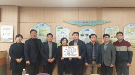 학교소식 > 유치원/초등학교 > 보목초 동문 문필봉장학회, 모교에 학교발전기금 전달 | 제주교육소식