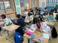 학교소식 > 유치원/초등학교 > 한라초, 4·3 평화·인권 교육 및 동백꽃 엽서 만들기로 4·3을 기억해요! | 제주교육소식