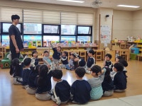학교소식 > 유치원/초등학교 > 외도초등학교병설유치원, 방과후놀이배움터 전래놀이 체험 실시 | 제주교육소식