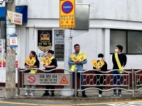 학교소식 > 유치원/초등학교 > 서귀중앙초, 학부모회 주관 안전한 등·하굣길 만들기 교통안전 캠페인 실시 | 제주교육소식