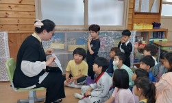 학교소식 > 유치원/초등학교 > 조천초, 학부모 독서동아리 그림책 읽어주는 프로그램 운영 | 제주교육소식