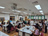 학교소식 > 유치원/초등학교 > 도련초, 플레이팅 도마 만들기 학부모회 프로그램 운영 | 제주교육소식