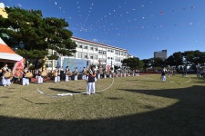 학교소식 > 유치원/초등학교 > 100년의 역사와 희망을 담은 남원초, 동문과 함께한 지역 축제 한마당 개최 | 제주교육소식