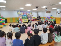 학교소식 > 유치원/초등학교 > 제주동초병설유치원, 장애이해인형극 관람 | 제주교육소식
