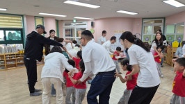 학교소식 > 유치원/초등학교 > 삼성초병설유치원,학부모와 함께하는 전래놀이 | 제주교육소식