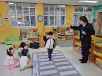학교소식 > 유치원/초등학교 > 2025학년도 성산초등학교병설유치원 교통안전 교육 실시 | 제주교육소식