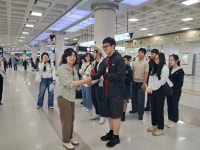 학교소식 > 유치원/초등학교 > 신산중학교 총동창회, 학생 성장 지원을 위한 학교발전기금 300만원 기탁 | 제주교육소식