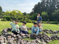 학교소식 > 유치원/초등학교 > 안덕초등학교병설유치원, 제주이해 제주 돌담쌓기 체험 | 제주교육소식
