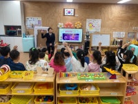 학교소식 > 유치원/초등학교 > 제주중앙초등학교병설유치원, 찾아오는 생활안전교육(심폐소생술) 실시 | 제주교육소식