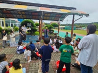 학교소식 > 유치원/초등학교 > 창천초, 고운 빛깔로 물드는 감물&쪽물 염색 체험 | 제주교육소식