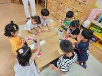 학교소식 > 유치원/초등학교 > 제주중앙초등학교병설유치원-나눔 정신을 실천하는 찾아가는 김만덕 기념관 교육활동 | 제주교육소식