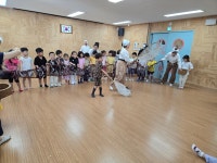 학교소식 > 전체 > 제주중앙초등학교병설유치원 유초이음교육 [제주해녀공연관람] | 제주교육소식