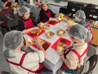 학교소식 > 유치원/초등학교 > 재릉초, 우리 마을 협재리 경로당에 ‘사랑의 김장 김치’ 기부 | 제주교육소식