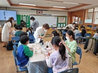 자료실 > 우수사례공유 > 곽금초, 학부모동아리 재능 기부(친환경 비누 공예 교실 운영) | 학부모지원센터