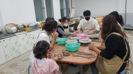 자료실 > 우수사례공유 > 무릉초중, 학부모 동아리 무릉도예교실 운영 | 학부모지원센터