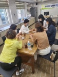 자료실 > 우수사례공유 > 남원중학교 학부모 동아리 운영 (가죽공예) 사례 | 학부모지원센터