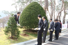 중부대 원격대학원 총동문회, 고양캠퍼스에서 식수(주목) 기증식 가져 | 포토뉴스 | 중부소식방 | 중부광장 : 중부대학교