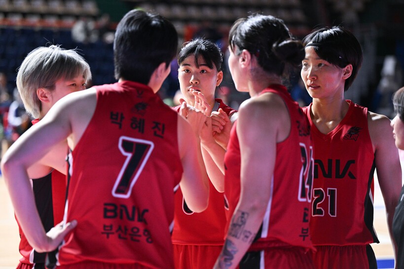 부산 BNK, 여자프로농구 선두 지켜 3연승 달성!