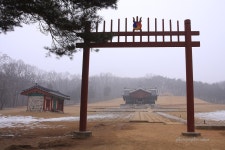 국가유산채널 > 참여 > 자료실 > 이야기 자료 > 상세보기: 안개속의 융릉을 찾아서... 국가유산채널