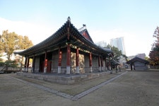 국가유산채널 > 참여 > 자료실 > 이야기 자료 > 상세보기: 서울 동관왕묘 (보물 제142호) 국가유산채널